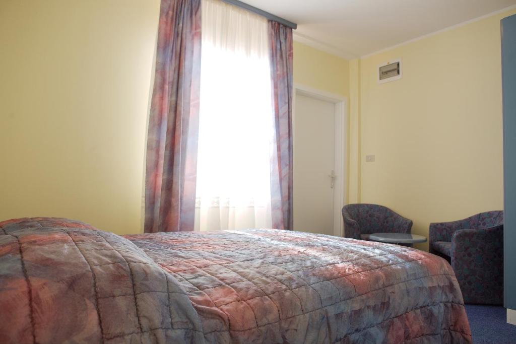 Garni Hotel Siesta Nova Gorica Ruang foto